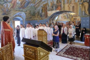 Крещальная Литургия в Свято-Троицком соборе Саратова