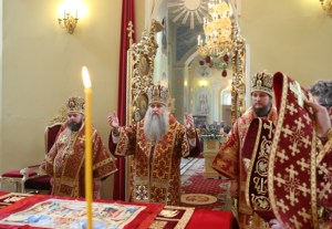 Божественная литургия в храме в честь Покрова Пресвятой Богородицы г.Саратова
