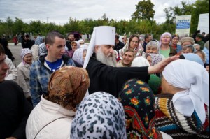 В канун празднования Собора Саратовских святых совершена панихида по убиенным в годы гонений на Воскресенском кладбище Саратова