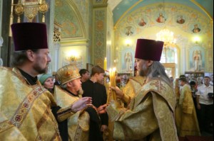 Встреча святых мощей святого равноапостольного князя Владимира и Всенощное бдение в храме в честь Покрова Пресвятой Богородицы г.Саратова