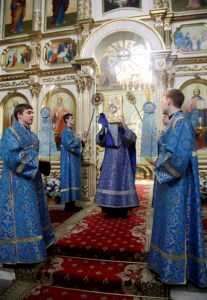 Всенощное бдение в храме в честь Покрова Пресвятой Богородицы г.Саратова