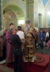 Всенощное бдение в храме в честь Покрова Пресвятой Богородицы г.Саратова