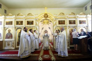 Божественная литургия и панихида на Архиерейском подворье – храме во имя преподобного Серафима Саровского г.Саратова
