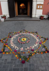 Всенощное бдение с чином Погребения Божией Матери в Свято-Троицком кафедральном соборе г. Саратова