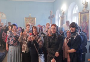 Божественная литургия в храме в честь Рождества Пресвятой Богородицы с. Ершовка (Муммовское) Аткарского района