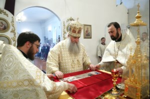 Божественная литургия в храме в честь Покрова Пресвятой Богородицы р.п. Новые Бурасы
