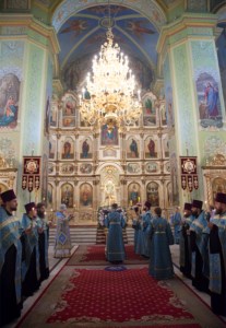 Всенощное бдение в храме в честь Покрова Пресвятой Богородицы г.Саратова