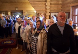 Божественная литургия в храме в честь Рождества Пресвятой Богородицы г.Саратова