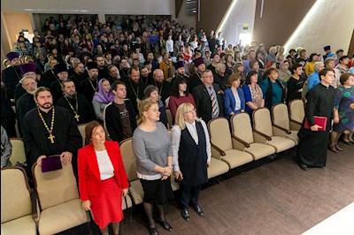 Митрополит Лонгин принял участие в пленарном заседании Покровских образовательных чтений