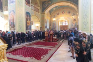 Вечерня в соединении с Литургией Василия Великого и чин умовения ног в храме в честь Покрова Пресвятой Богородицы г. Саратова