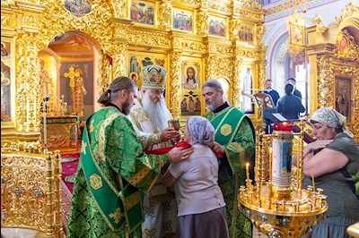 Божественная литургия в Свято-Троицком кафедральном соборе г. Саратова