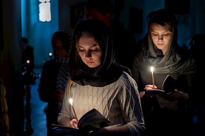 Великое повечерие с чтением канона преподобного Андрея Критского в храме Сошествия Святого Духа г. Саратова