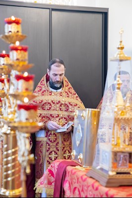 Митрополит Игнатий совершил Божественную литургию в Петропавловском храме Саратова