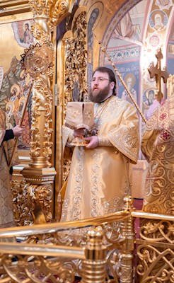 Митрополит Игнатий совершил Божественную литургию в Свято-Троицком кафедральном соборе г. Саратова