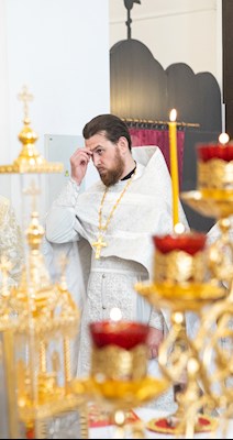 Митрополит Игнатий совершил Божественную литургию в Петропавловском храме г. Саратова