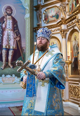 Митрополит Саратовский и Вольский Игнатий совершил вечерню в соединении с Литургией Иоанна Златоуста в Покровском соборе г. Саратова