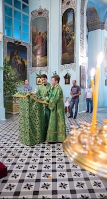 Митрополит Игнатий совершил всенощное бдение в Свято-Духовском соборе г. Саратова