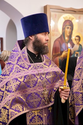 Митрополит Игнатий совершил всенощное бдение в храме в честь иконы Божией Матери «Скоропослушница» г. Шиханы Вольского района