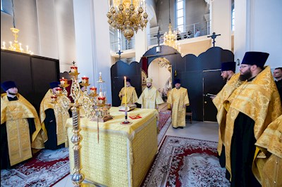 Митрополит Игнатий совершил всенощное бдение в Петропавловском храме г. Саратова