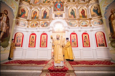 Митрополит Игнатий совершил Божественную литургию и молебен на новый год в Покровском соборе г. Саратова