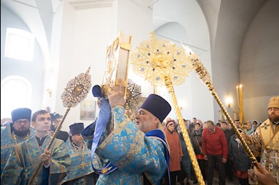 Митрополит Игнатий совершил Божественную литургию в Покровском храме г. Петровска