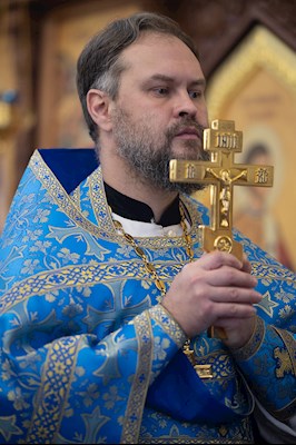 Митрополит Игнатий совершил Божественную литургию во Введенском храме Саратова