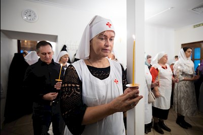 Митрополит Игнатий совершил Великое освящение Крестовоздвиженского подворья Свято-Алексиевского женского монастыря г. Саратова и Божественную литургию в новоосвященном храме