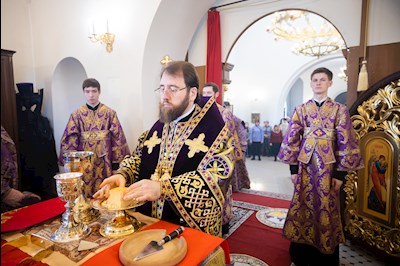 Митрополит Игнатий совершил Божественную литургию в храме преподобного Сергия Радонежского г. Саратова