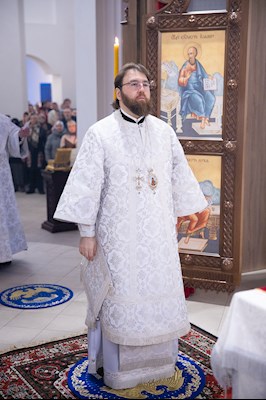 Митрополит Игнатий совершил Божественную литургию и чин Великого освящения воды в храме святителя Тихона, епископа Воронежского, Задонского чудотворца, г. Саратова