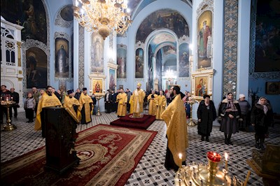 Митрополит Игнатий совершил всенощное бдение в Свято-Духовском соборе г. Саратова