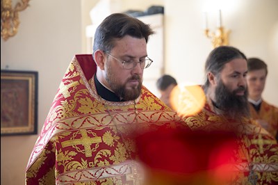 Митрополит Игнатий совершил Божественную литургию пасхальным чином в храме святого пророка Илии п. Сенной Вольского района