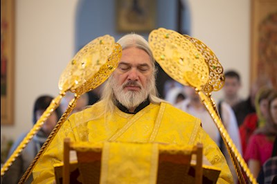 Митрополит Игнатий совершил Божественную литургию в Свято-Никольском храме с. Октябрьский Городок