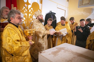 Митрополит Игнатий совершил Великое освящение храма святителя и Чудотворца Николая села Долгий Буерак Гагаринского района г. Саратова и Божественную литургию в новоосвященном храме