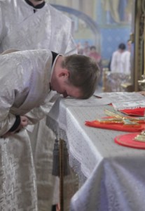 Крещальная литургия в Свято-Троицком соборе Саратова