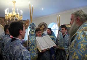 Божественная литургия в храме в честь иконы Божией Матери «Скоропослушница» гор.Шиханы Вольского района