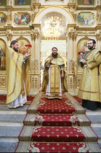 Божественная литургия в храме в честь Покрова Пресвятой Богородицы г.Саратова