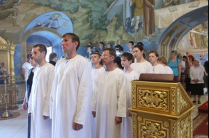 Крещальная Литургия в Свято-Троицком соборе Саратова