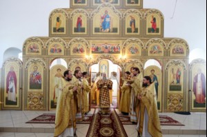 Божественная Литургия в храме святых первоверховных апостолов Петра и Павла г.Красноармейска