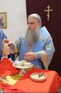 Божественная литургия в храме в честь Покрова Пресвятой Богородицы р.п. Новые Бурасы