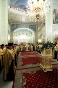 Митрополит Лонгин совершил Великую Рождественскую вечерню в Покровском храме Саратова