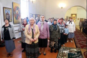 Божественная литургия в храме в честь Покрова Пресвятой Богородицы р.п. Новые Бурасы