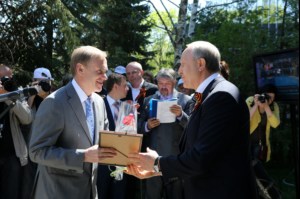Митрополит Лонгин принял участие в торжественных мероприятиях в парке Победы на Соколовой горе