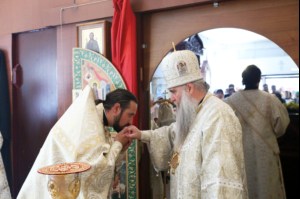 Божественная литургия в храме во имя святителя Тихона, епископа Воронежского, Задонского чудотворца г.Саратова