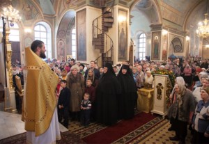 Божественная литургия в Свято-Троицком кафедральном соборе г. Покровска