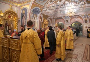 Всенощное бдение в Свято-Троицком кафедральном соборе города Саратова