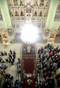 Всенощное бдение в храме в честь Покрова Пресвятой Богородицы г.Саратова