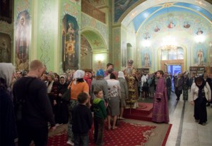 Всенощное бдение в храме в честь Покрова Пресвятой Богородицы г.Саратова