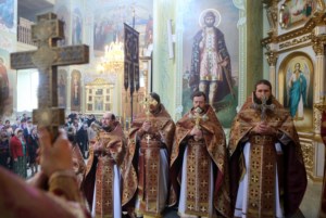 Вечерня в соединении с Литургией Василия Великого и Чин умовения ног в храме в честь Покрова Пресвятой Богородицы г.Саратова