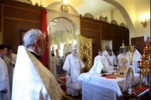 Божественная литургия и панихида на Архиерейском подворье – храме во имя преподобного Серафима Саровского г.Саратова