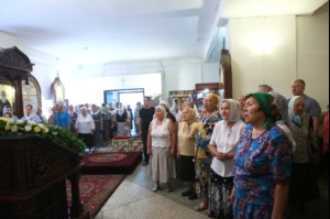 Божественная литургия в храме во имя святителя Тихона, епископа Воронежского, Задонского чудотворца г. Саратова